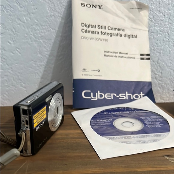 Sony Cyber-shot Digital Camera - Black and Silver - Picture 3 of 7